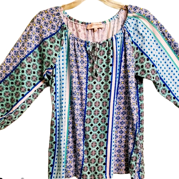 Jones New York Tops - Jones New York lg stripped floral/geometric print blouse. 495